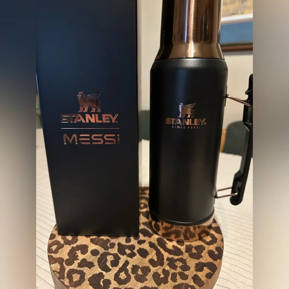 NEW MESSI GOAT Stanley high precision flow mate systemThermos 1.2 L - Picture 3 of 9